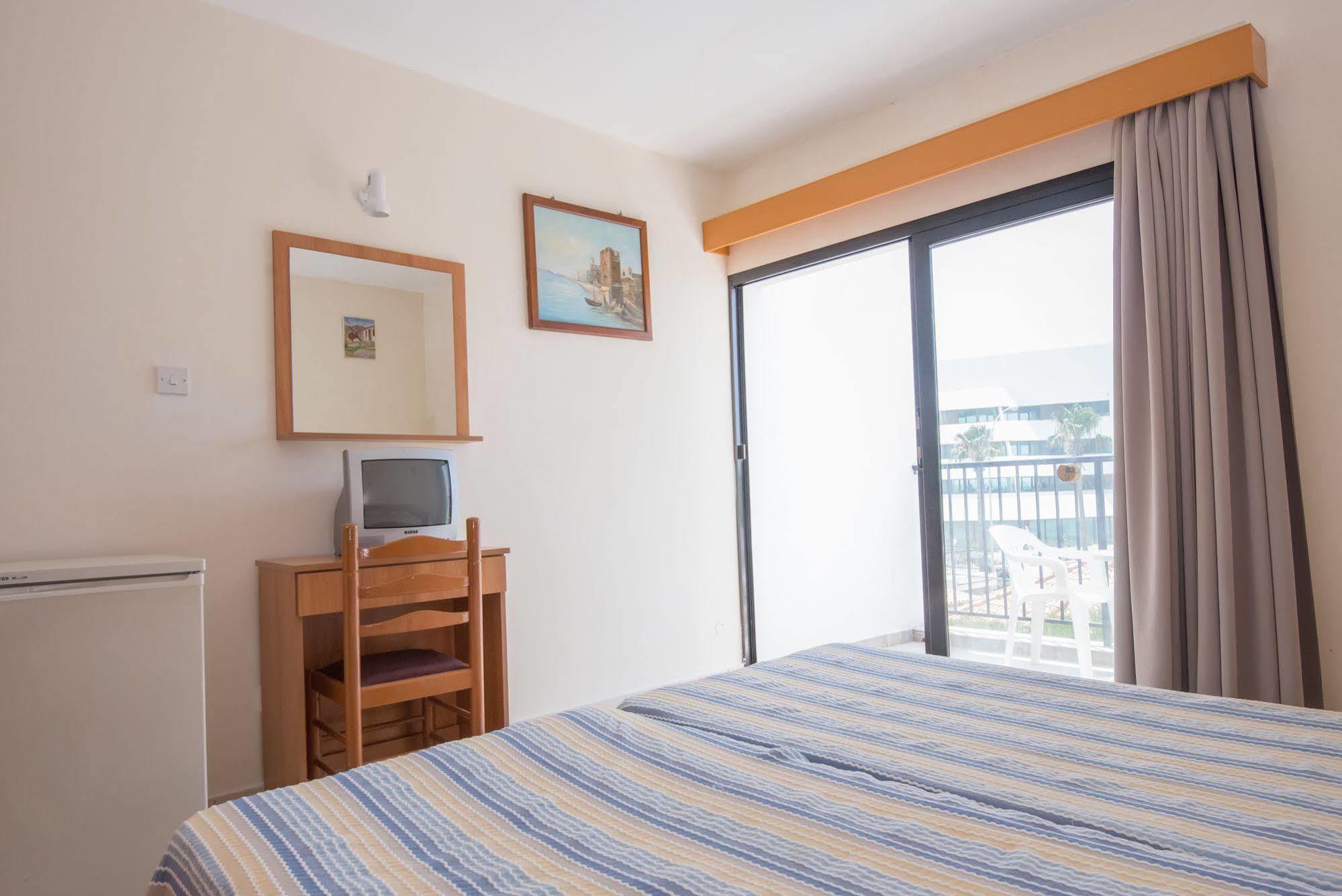 Kkaras Hotel 3 Star Ayia Napa Exteriér fotografie